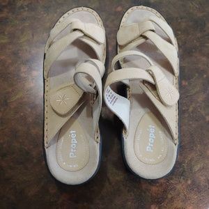 LIKE NEW WOMEN'S PROPET SANDALS SIZE 11 N